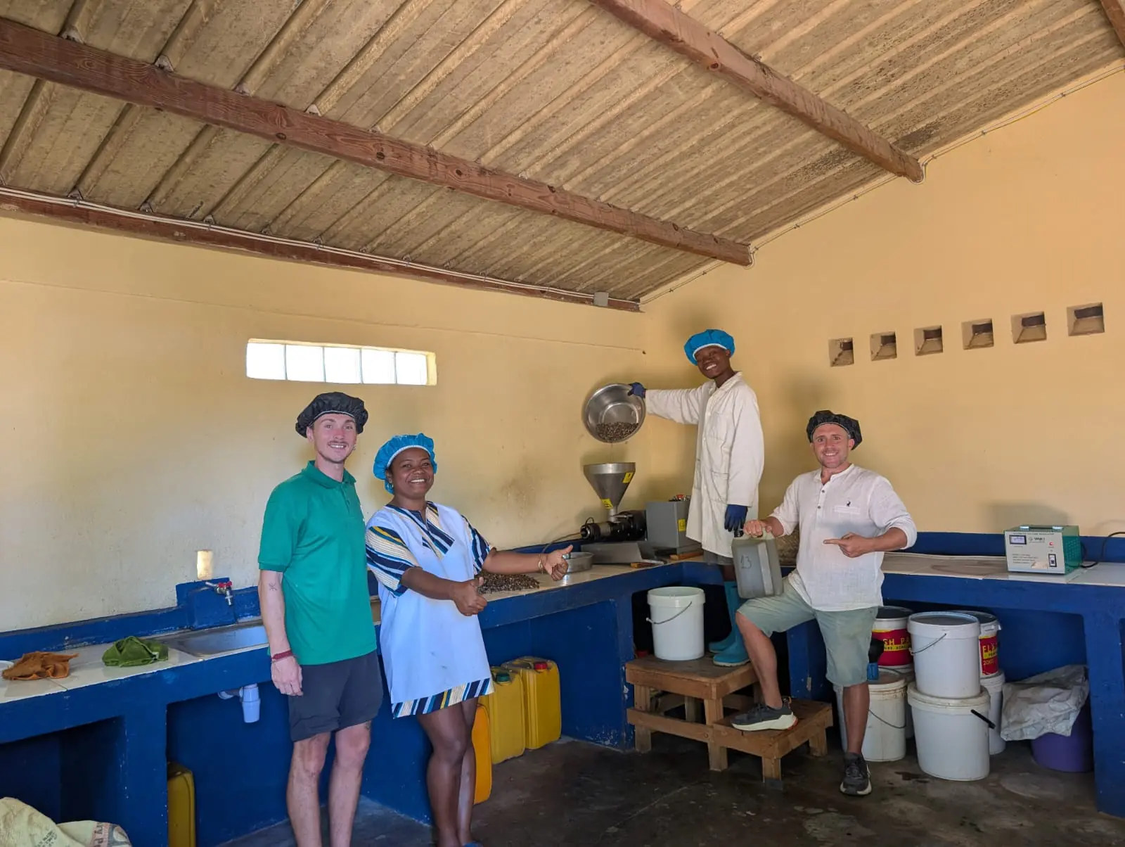 Notre histoire 1 Atelier de production de vanille à Madagascar — My Spices Land